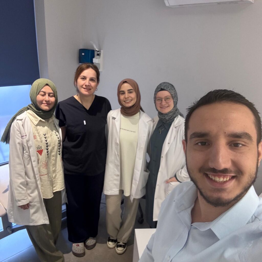 İzmir Gaziemir’de fizyoterapist ekibi – Fizyoterapistimiz kliniği
